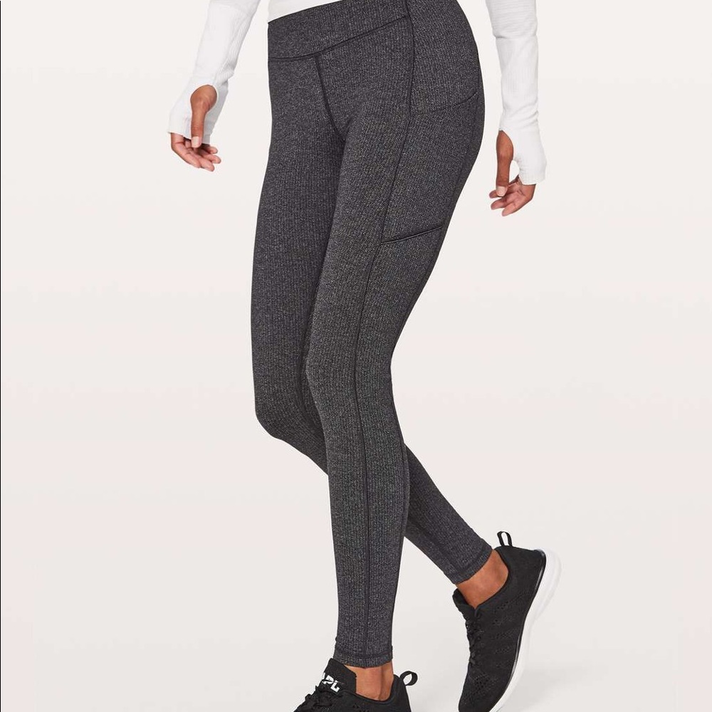 EUC* Lululemon Speed Up Tight *28" Sz 4
Powered Luxtreme Knit Black Heathered